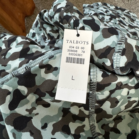 ⭐️ NWT 🏷️ T By Talbots Performance Leggings (CAMO) - Picture 5 of 5